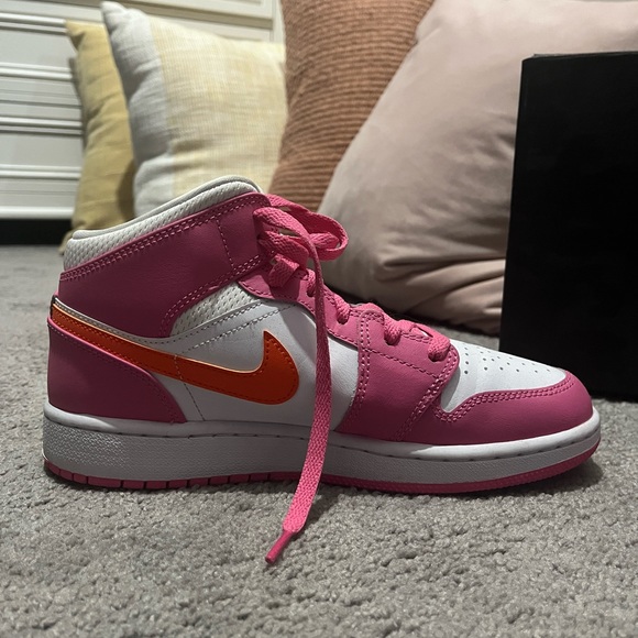 Size 6 Air Jordan’s - Picture 10 of 12